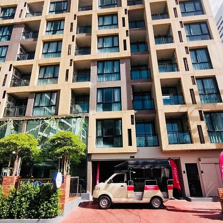 Ramada By Wyndham Bangkok Ten Ekamai Residences 외부 사진