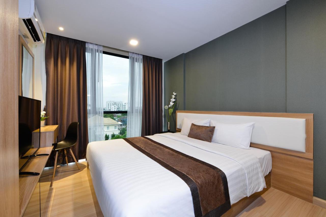 Ramada By Wyndham Bangkok Ten Ekamai Residences 외부 사진