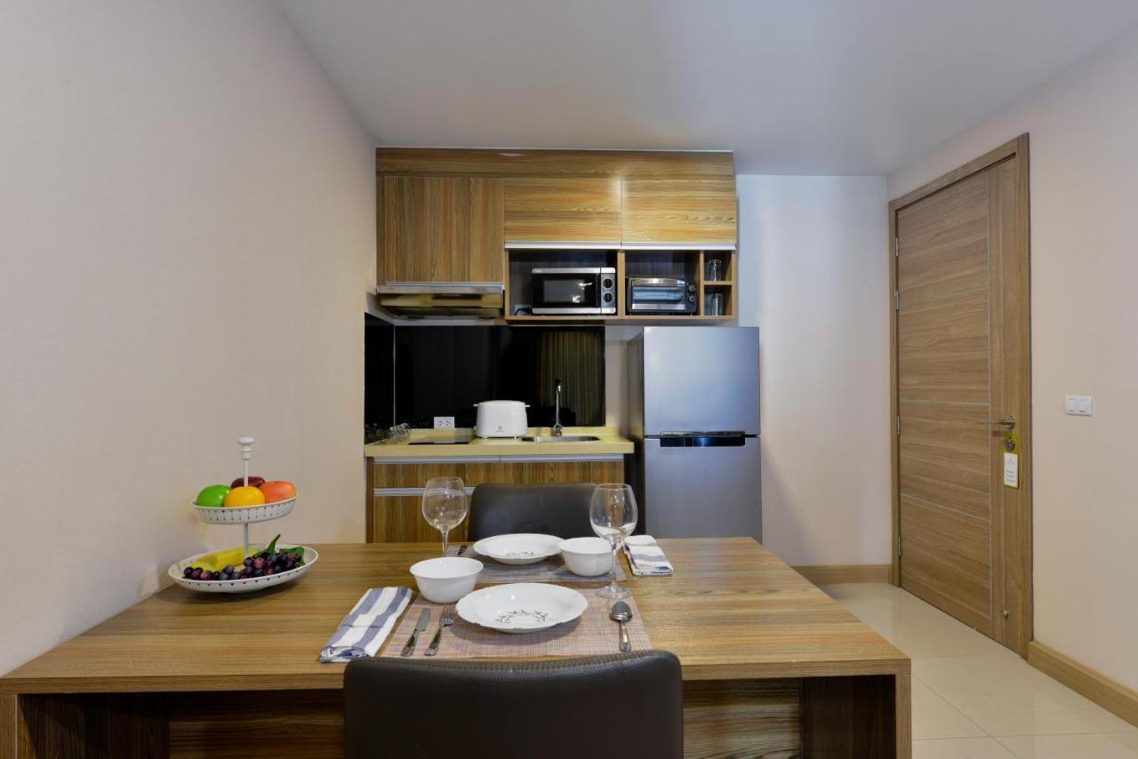 Ramada By Wyndham Bangkok Ten Ekamai Residences 외부 사진