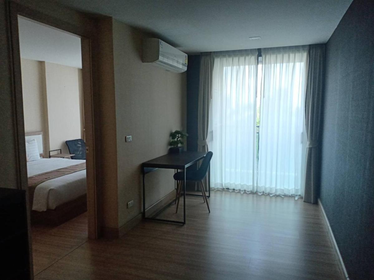 Ramada By Wyndham Bangkok Ten Ekamai Residences 외부 사진