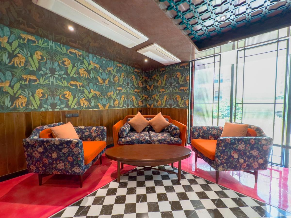 Ramada By Wyndham Bangkok Ten Ekamai Residences 외부 사진