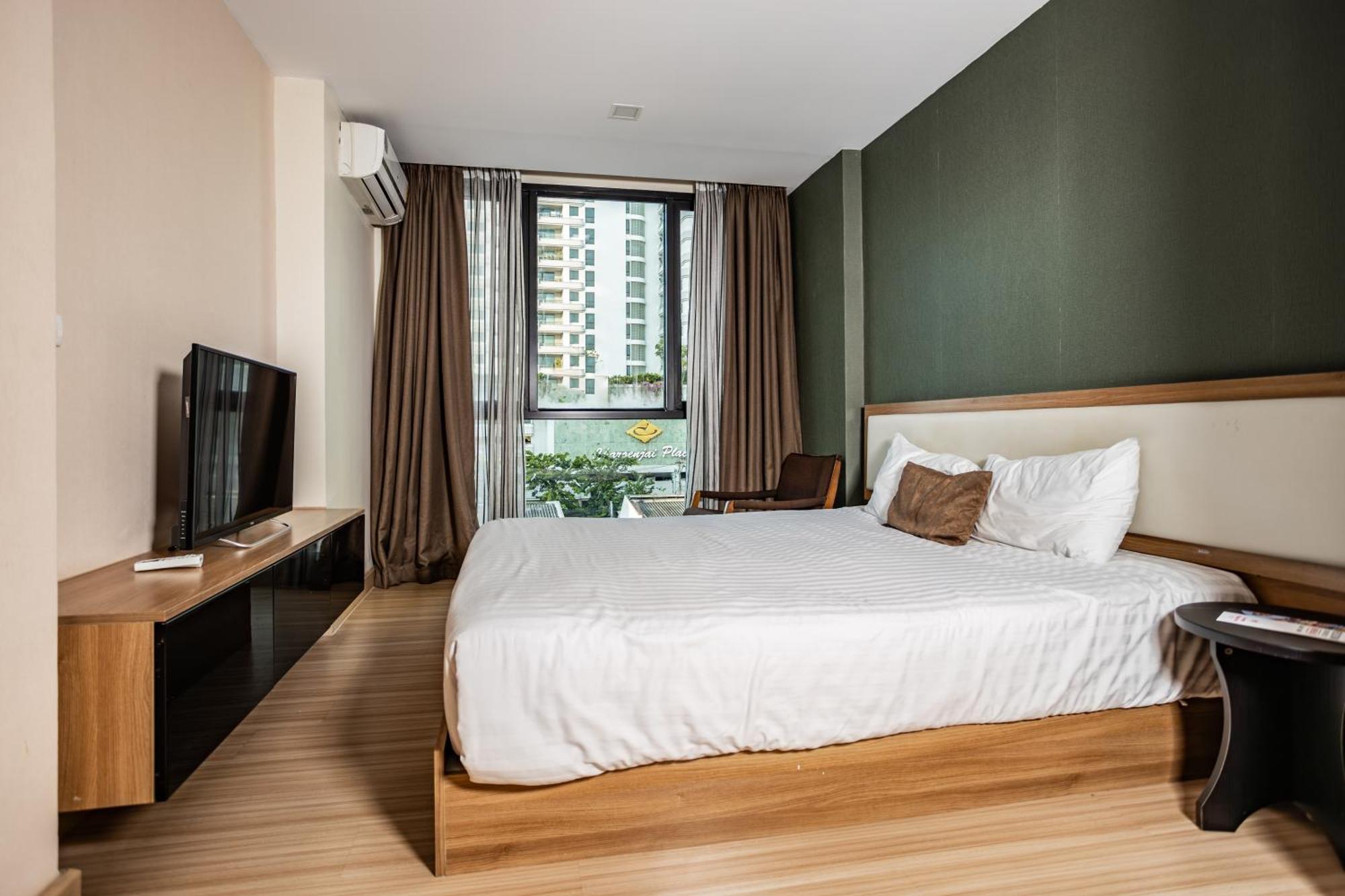 Ramada By Wyndham Bangkok Ten Ekamai Residences 외부 사진