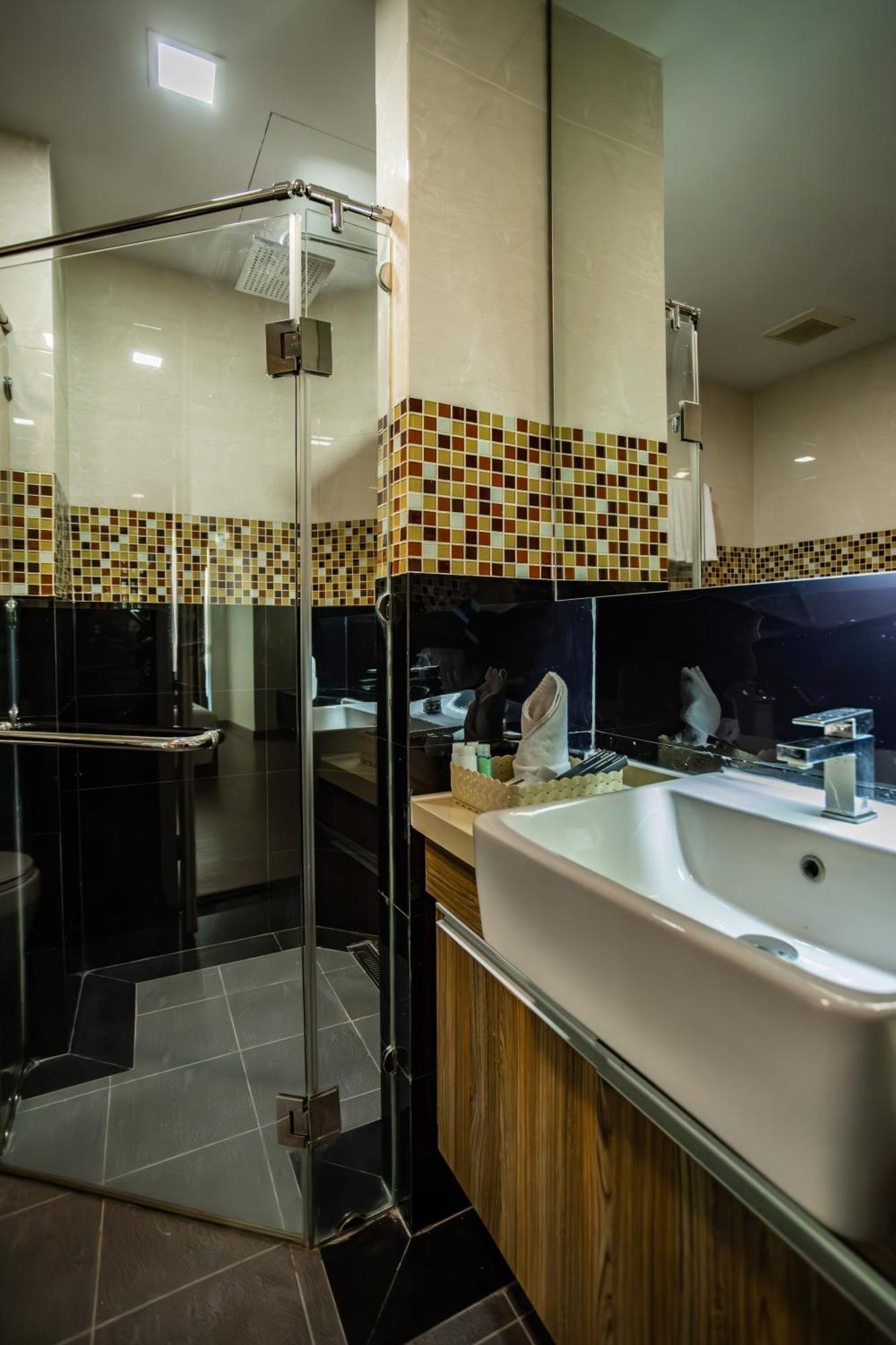 Ramada By Wyndham Bangkok Ten Ekamai Residences 외부 사진