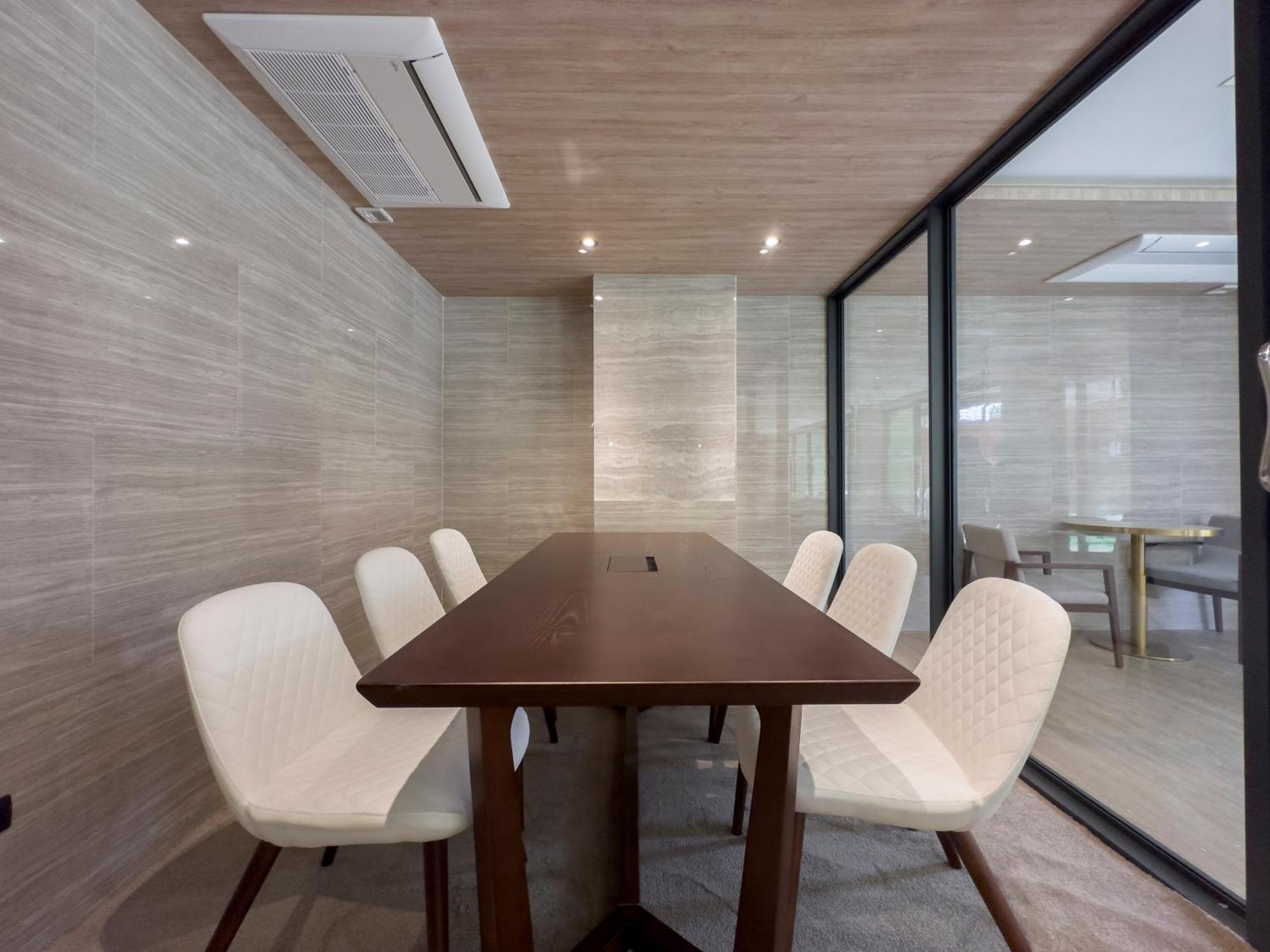Ramada By Wyndham Bangkok Ten Ekamai Residences 외부 사진